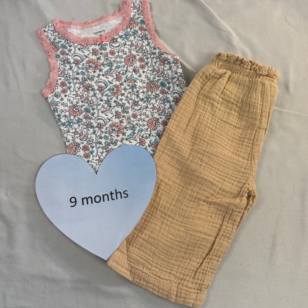 2 piece baby/infant set. Size  9 months